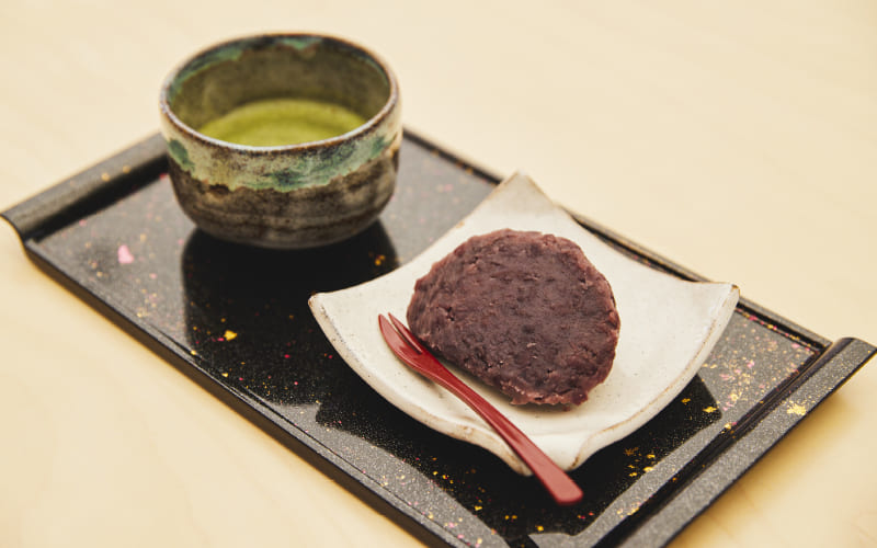 ヤオコー川越美術館 三栖右嗣記念館ラウンジ